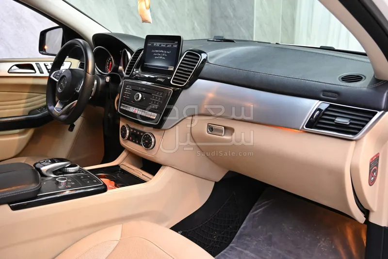 2016 مرسيدس - بنز جي إل إي 43 أي إم جي