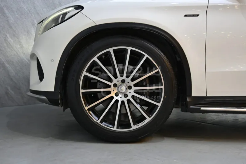 2016 مرسيدس - بنز جي إل إي 43 أي إم جي