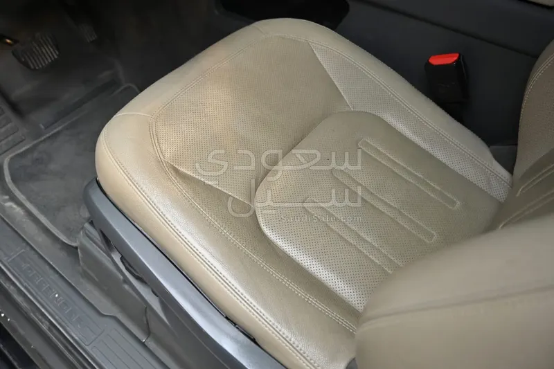 2021 لاند روفر ديفيندر 90