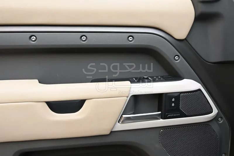 2021 لاند روفر ديفيندر 90