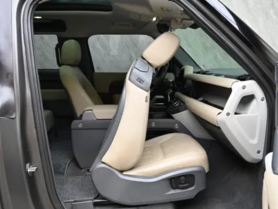 2021 لاند روفر ديفيندر 90