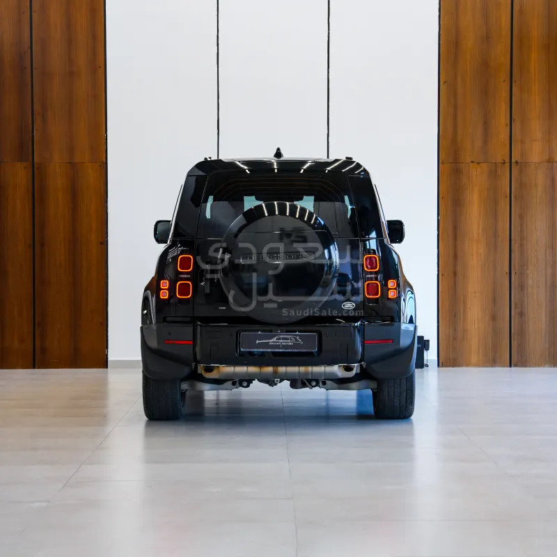 2022 لاند روفر ديفيندر 90