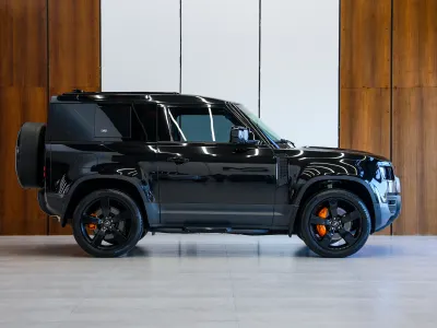 2022 لاند روفر ديفيندر 90