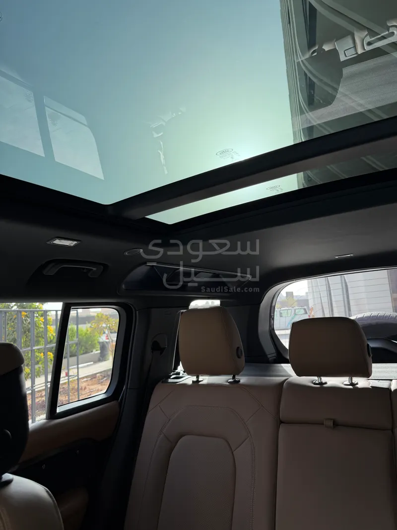 2025 لاند روفر ديفيندر
