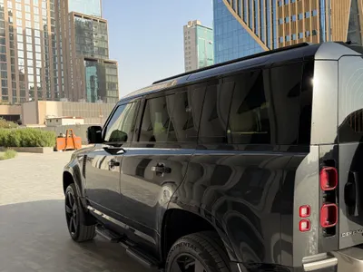 2025 لاند روفر ديفيندر