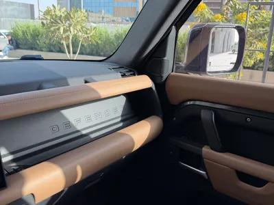 2025 لاند روفر ديفيندر