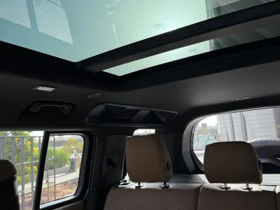 2025 لاند روفر ديفيندر