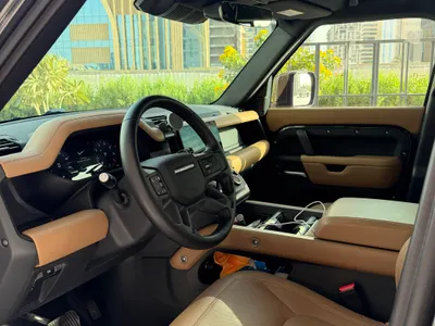 2025 لاند روفر ديفيندر