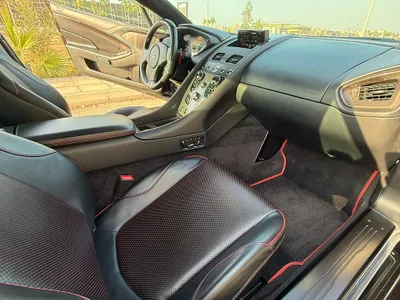 2015 استون مارتن فانكويش