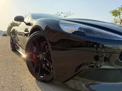 2015 استون مارتن فانكويش