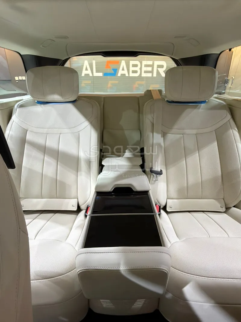 2025 لاند روفر رينج روفر اوتوبيوغرافي