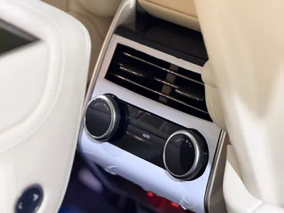 2025 لاند روفر رينج روفر اوتوبيوغرافي