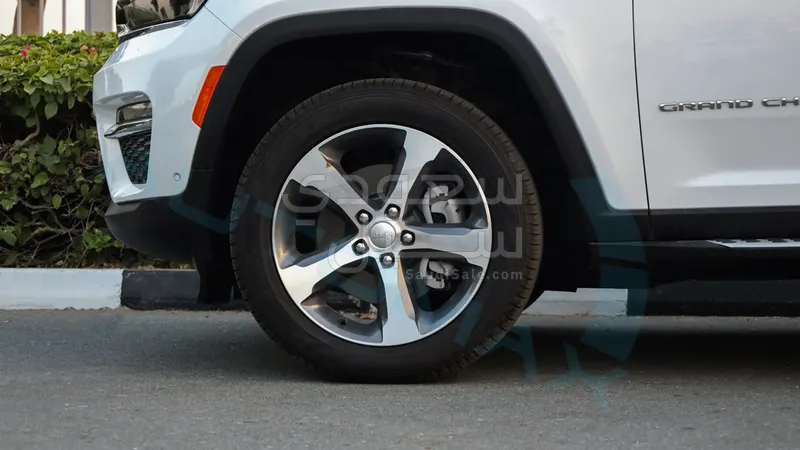 2025 جييب جراند شيروكي ليمتد بلس