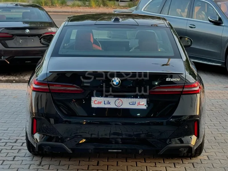 2026 بي ام دبليو الفئة الخامسة 520 أي إم كت