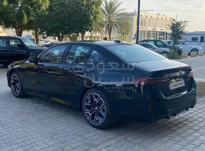 2026 بي ام دبليو الفئة الخامسة 520 أي إم كت