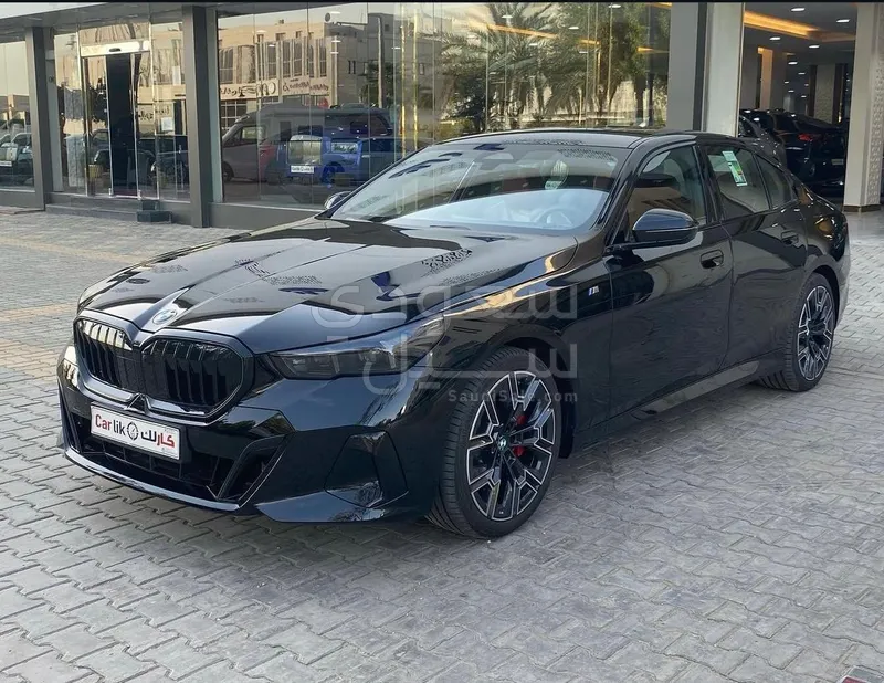 2026 بي ام دبليو الفئة الخامسة 520 أي إم كت