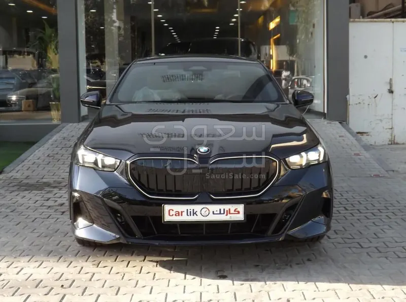 2026 بي ام دبليو الفئة الخامسة 520 أي إم كت