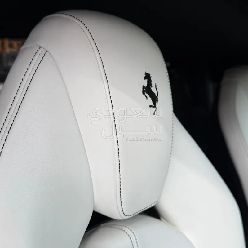 2020 فيراري اف 8