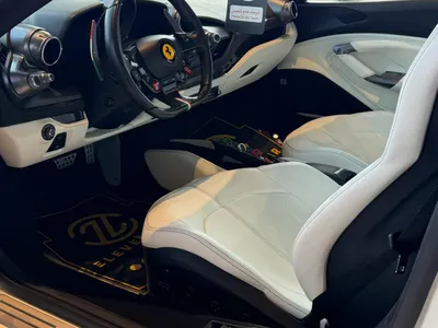 2020 فيراري اف 8