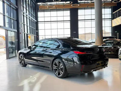 2026 بي ام دبليو الفئة السابعة 735أي