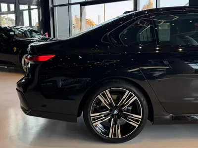 2026 بي ام دبليو الفئة السابعة 735أي