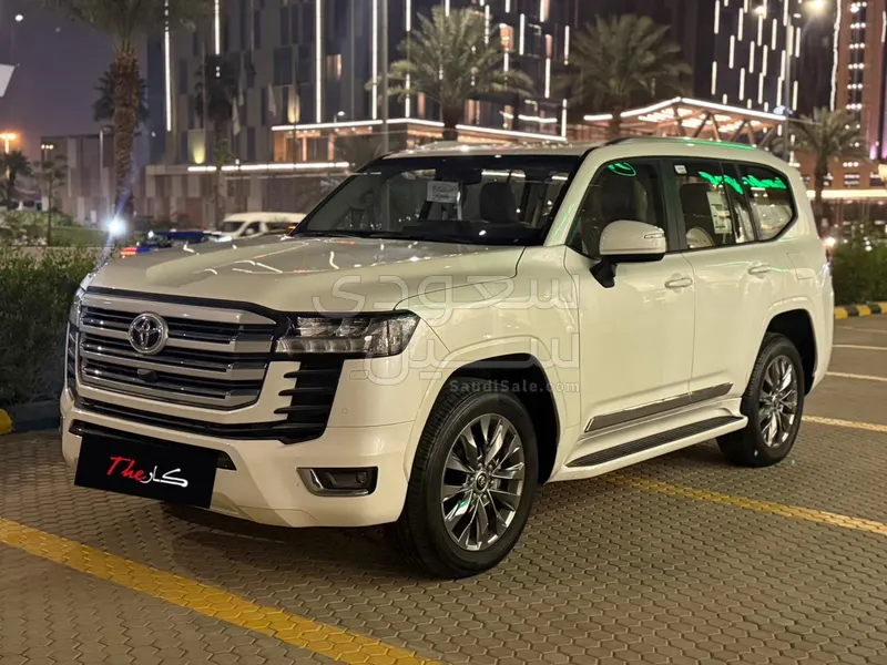 2024 تويوتا لاند كروزر جي اكس ار