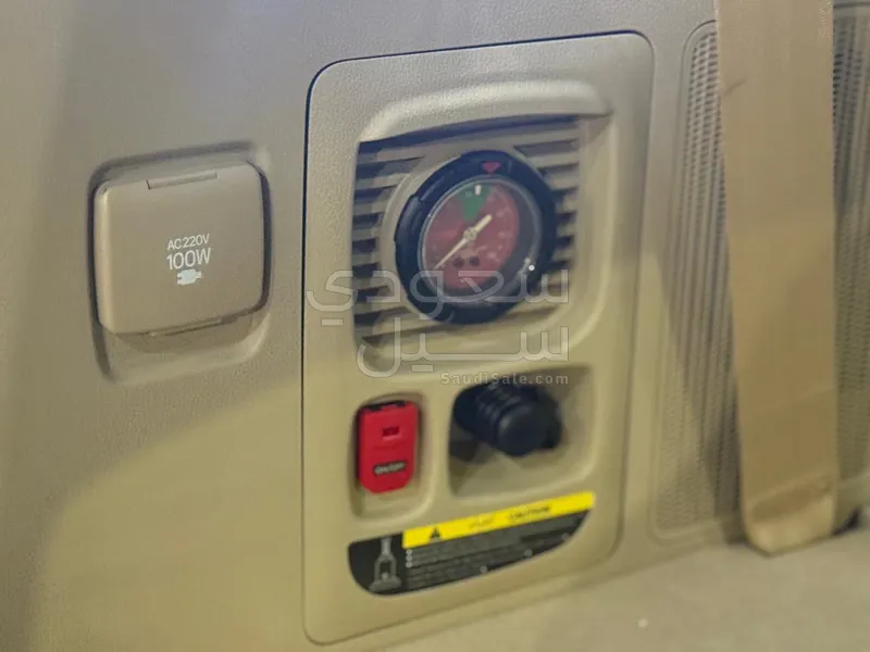 2024 تويوتا لاند كروزر جي اكس ار