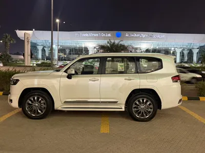 2024 تويوتا لاند كروزر جي اكس ار