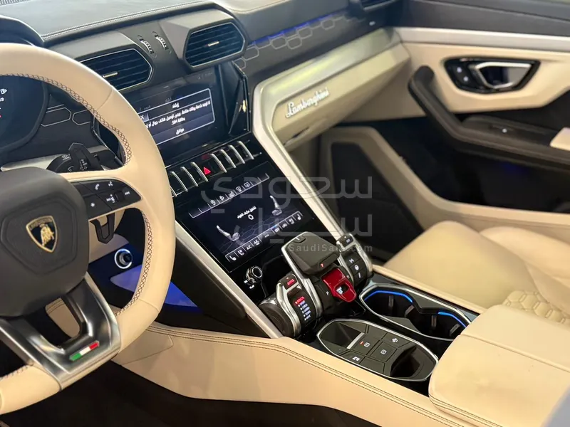 2020 لمبرجيني اوروس