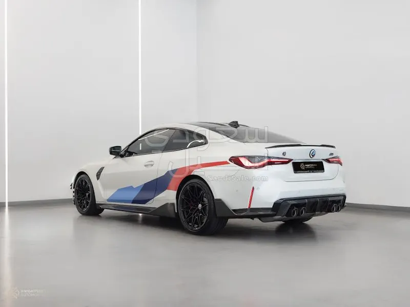 2021 بي ام دبليو الفئة ام إم 4 كومبيتيشن