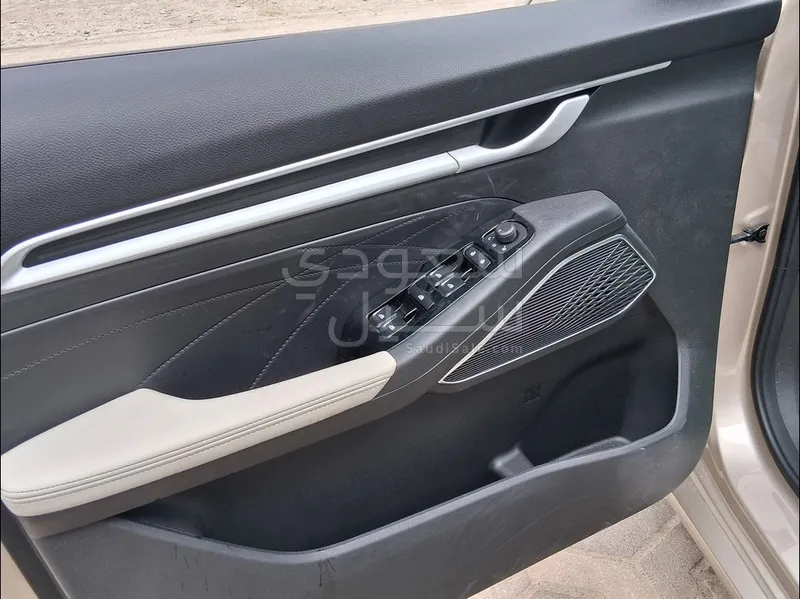 2026 جيلي امجراند