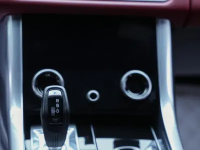 2022 لاند روفر رينج روفر سبورت اوتوبيوجرافي