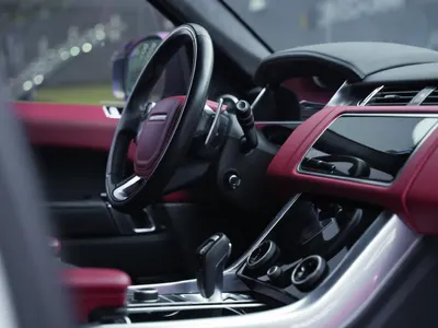 2022 لاند روفر رينج روفر سبورت اوتوبيوجرافي