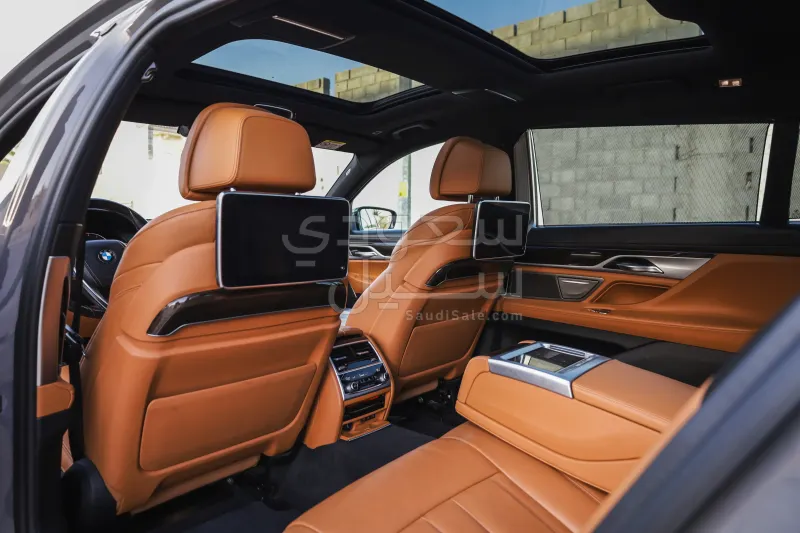 2020 بي ام دبليو الفئة السابعة 730 إل أي
