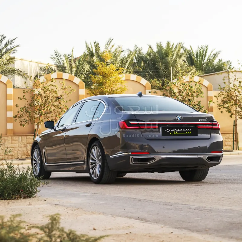 2020 بي ام دبليو الفئة السابعة 730 إل أي