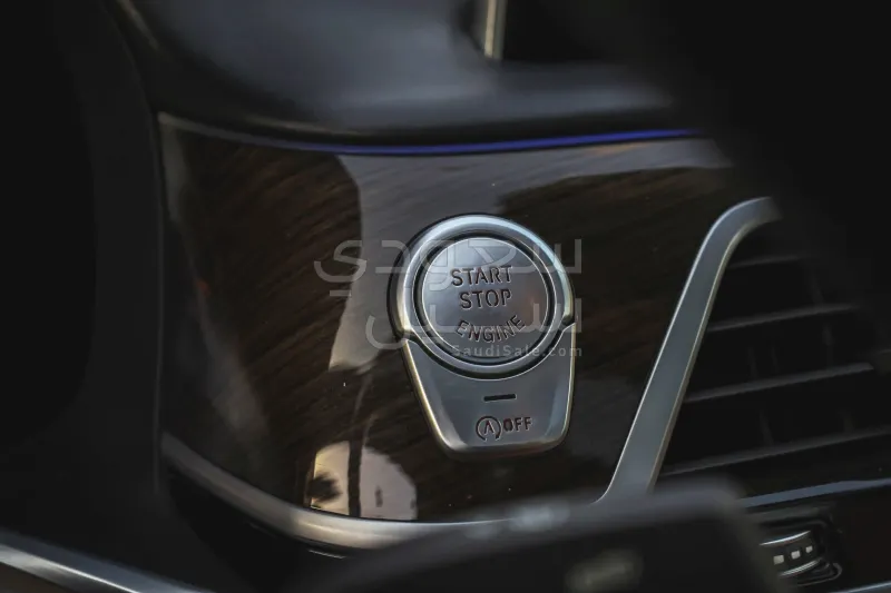 2020 بي ام دبليو الفئة السابعة 730 إل أي