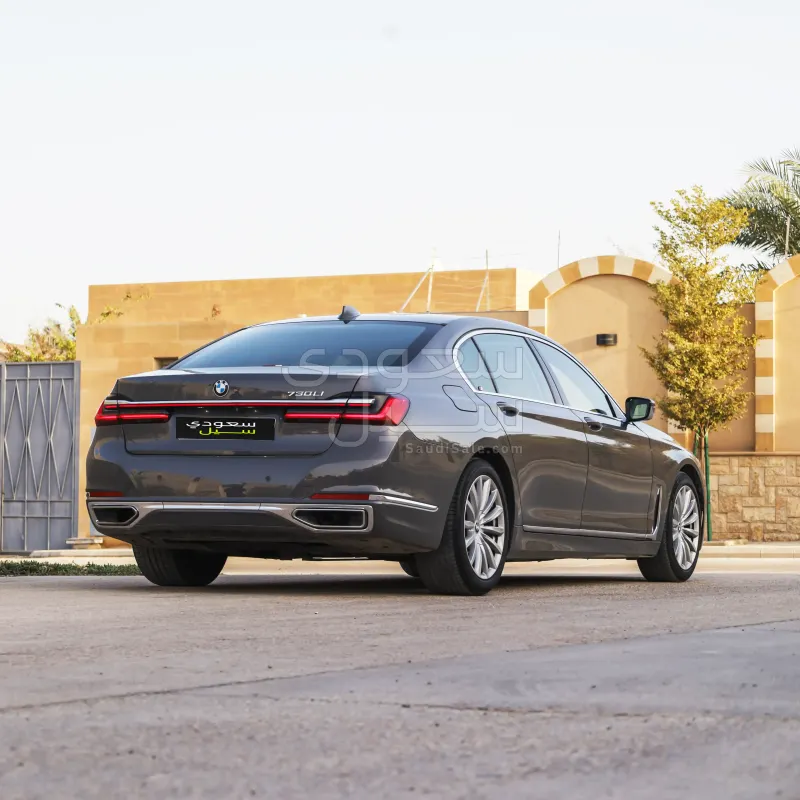 2020 بي ام دبليو الفئة السابعة 730 إل أي
