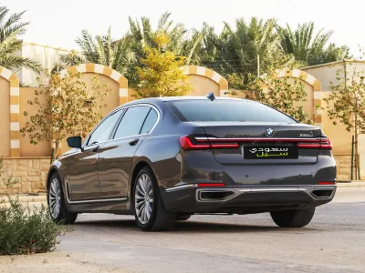 2020 بي ام دبليو الفئة السابعة 730 إل أي