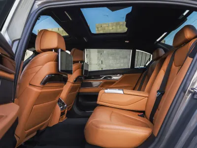 2020 بي ام دبليو الفئة السابعة 730 إل أي