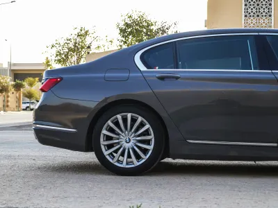 2020 بي ام دبليو الفئة السابعة 730 إل أي