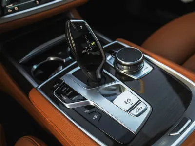 2020 بي ام دبليو الفئة السابعة 730 إل أي