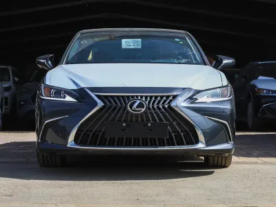 2025 لكزس إي إس 350