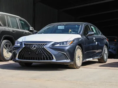 2025 لكزس إي إس 350