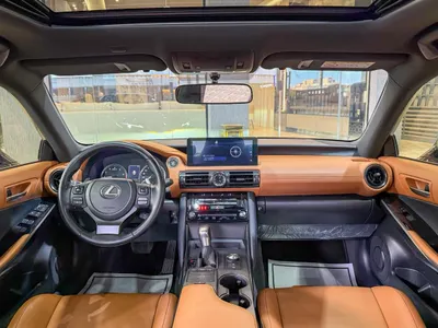 2023 لكزس آي إس 300