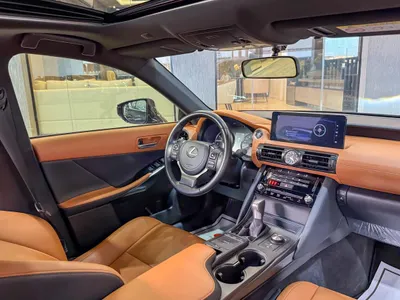 2023 لكزس آي إس 300