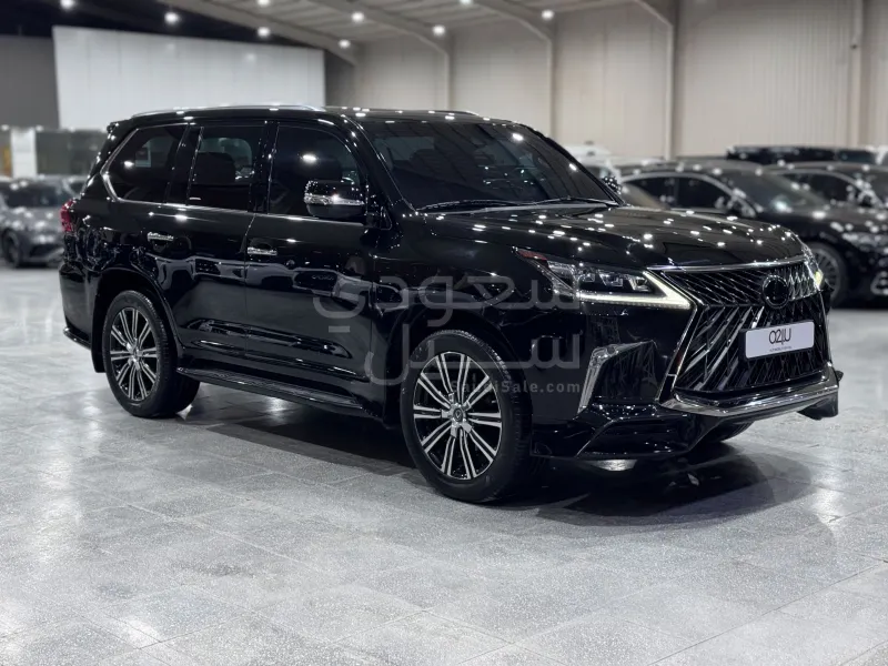 2018 لكزس إل إكس 570 اس