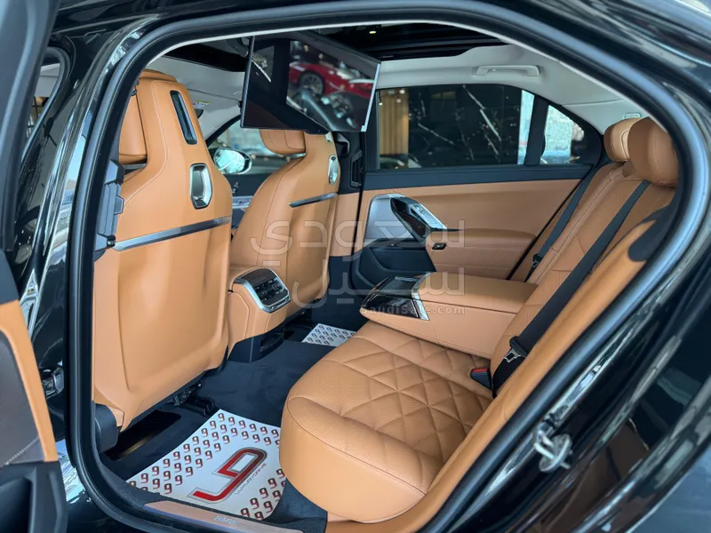 2026 بي ام دبليو الفئة السابعة 735أي