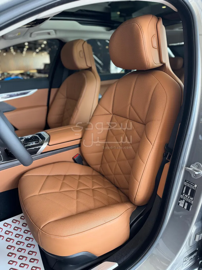 2026 بي ام دبليو الفئة السابعة 735أي