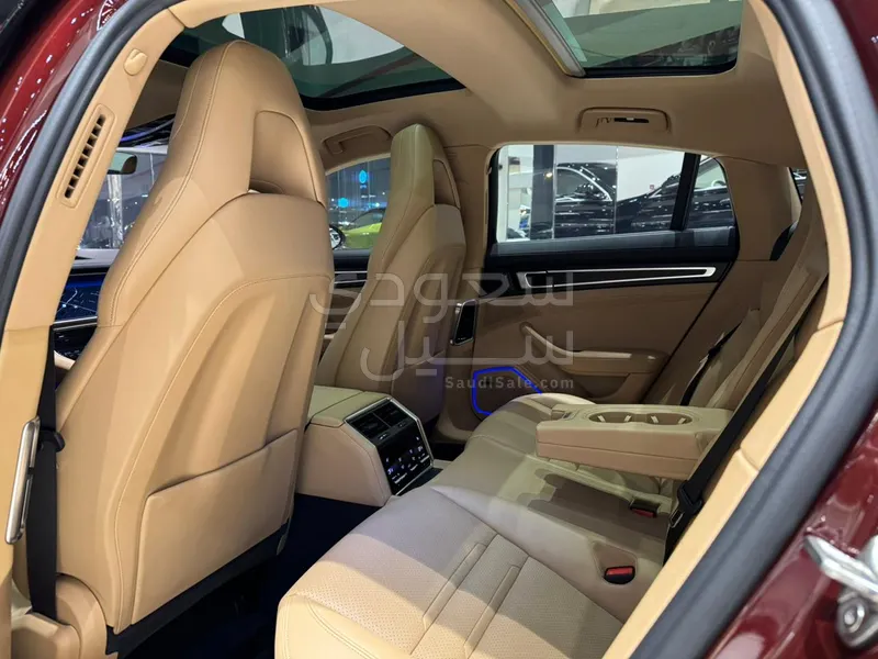 2022 بورش بانميرا 4 بلاتينيوم اديشن