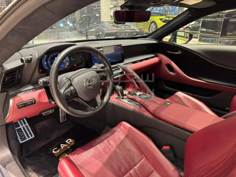 2024 لكزس إل سي 500